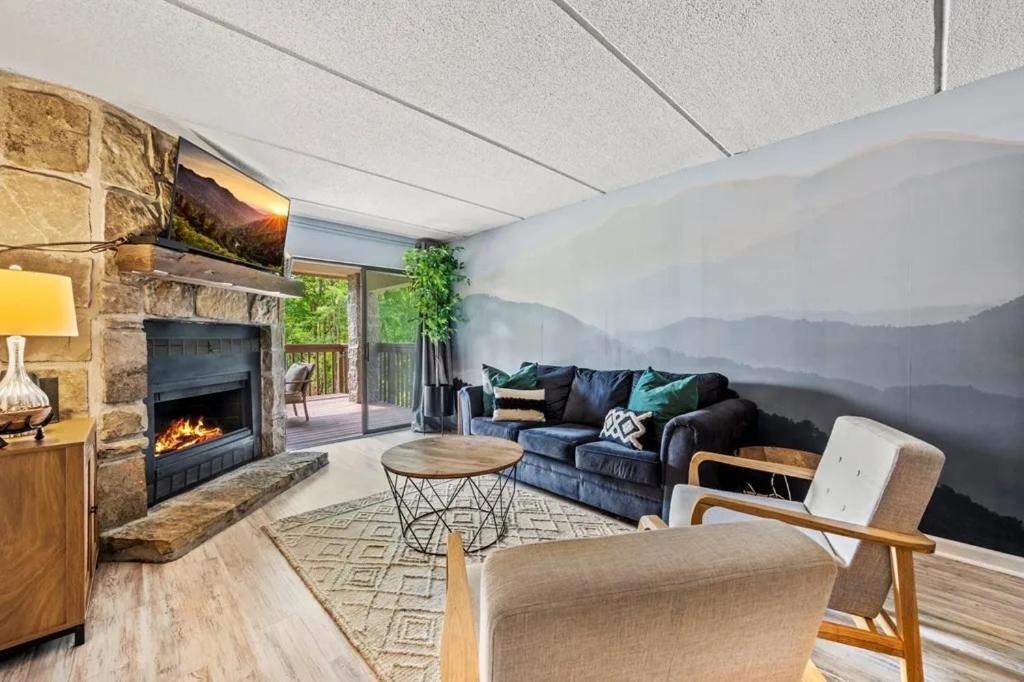 Views & Fireplace - Minutes To Gburg And Ober - Condo Gatlinburg Exterior foto